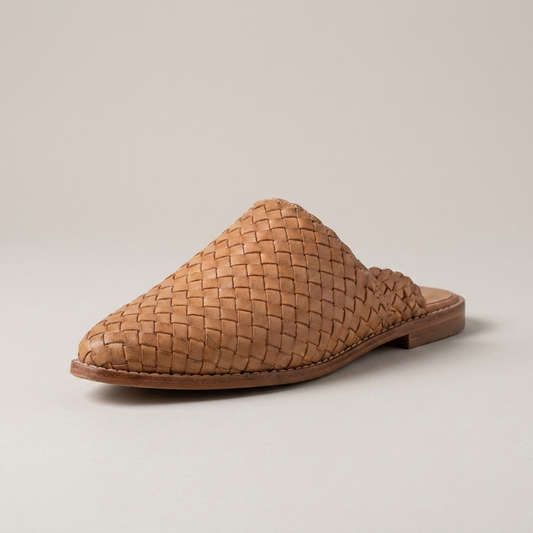 PLUXSTYLE::numise::womens-pointed-toe-woven-mules::closeup-hero