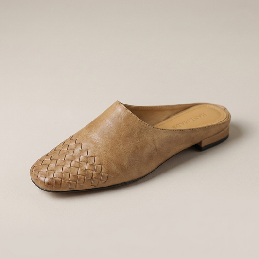 PLUXSTYLE::numise::helma-everyday-mules::closeup-hero