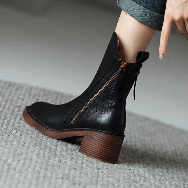 PLUXSTYLE::numise::alina-timeless-ankle-boots::lifestyle-keep-2