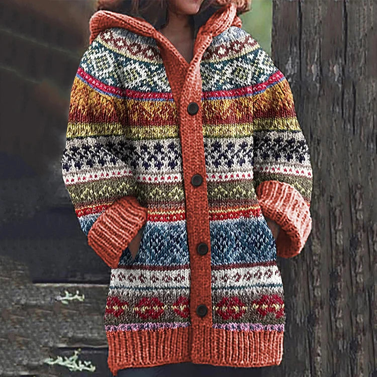 PLUXSTYLE::numise::fair-isle-hooded-table::lifestyle-keep-2