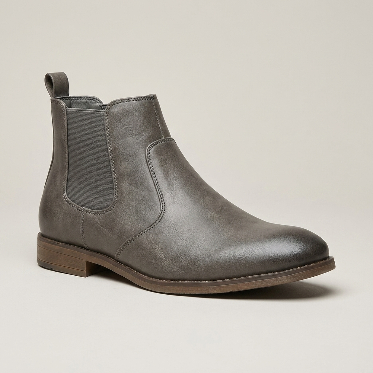 PLUXSTYLE::numise::mens-relaxed-chelsea-footwear::closeup-hero