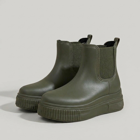PLUXSTYLE::numise::rain-ready-platform-chelsea-boots::closeup-detail