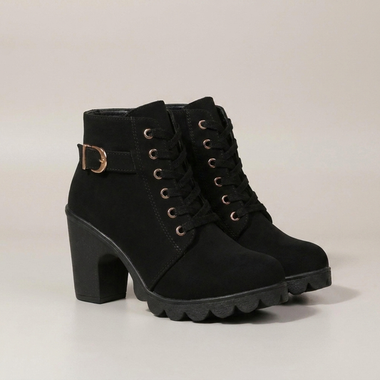 PLUXSTYLE::numise::buckle-chunky-heel-ankle-boots::closeup-detail