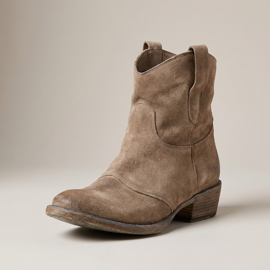 PLUXSTYLE::numise::noelle-everyday-ankle-boots::closeup-hero