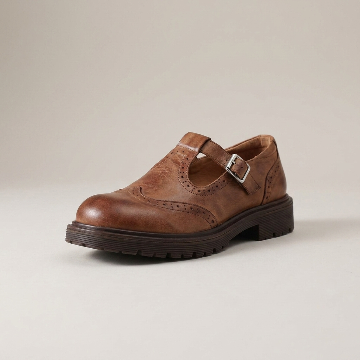 PLUXSTYLE::numise::supportive-mary-jane-shoes::closeup-hero