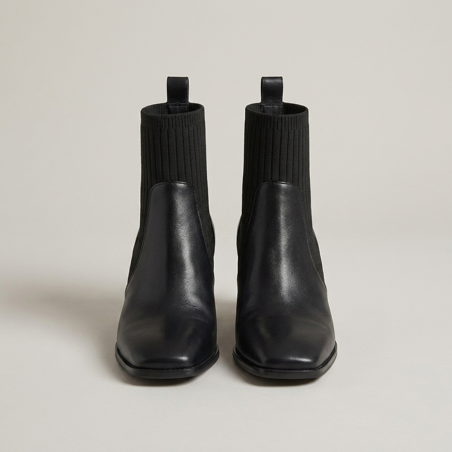 PLUXSTYLE::numise::pointed-toe-chelsea-ankle-boots::pack-black