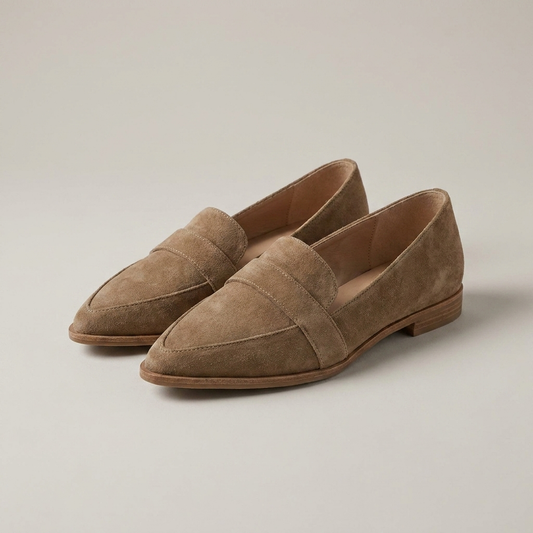 PLUXSTYLE::numise::pointed-toe-comfort-loafers::closeup-detail