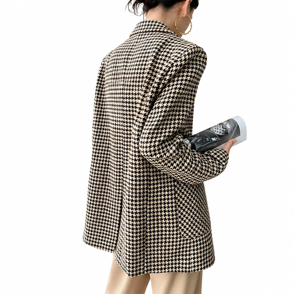 PLUXSTYLE::numise::womens-houndstooth-parka::lifestyle-keep-2