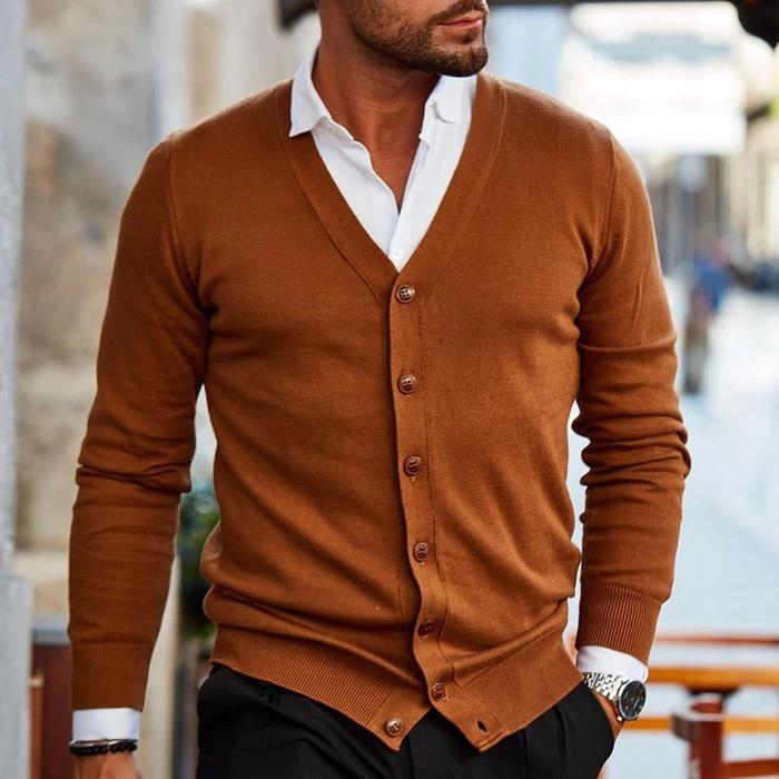 PLUXSTYLE::numise::mens-everyday-v-neck-cardigan::lifestyle-keep-2