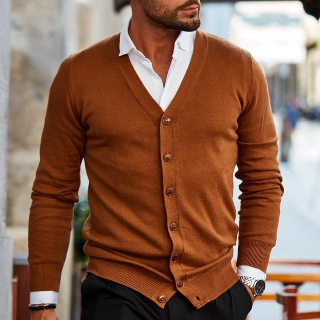 PLUXSTYLE::numise::mens-everyday-v-neck-cardigan::lifestyle-keep-2