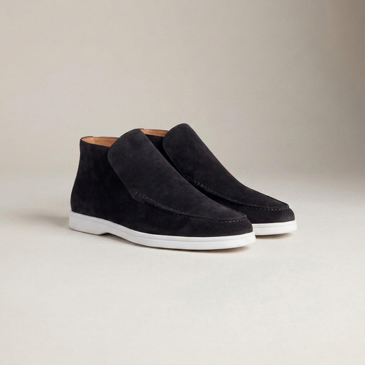 PLUXSTYLE::numise::mens-black-city-loafers::closeup-detail