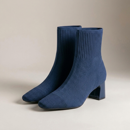 PLUXSTYLE::numise::flex-fit-ankle-boots::closeup-detail