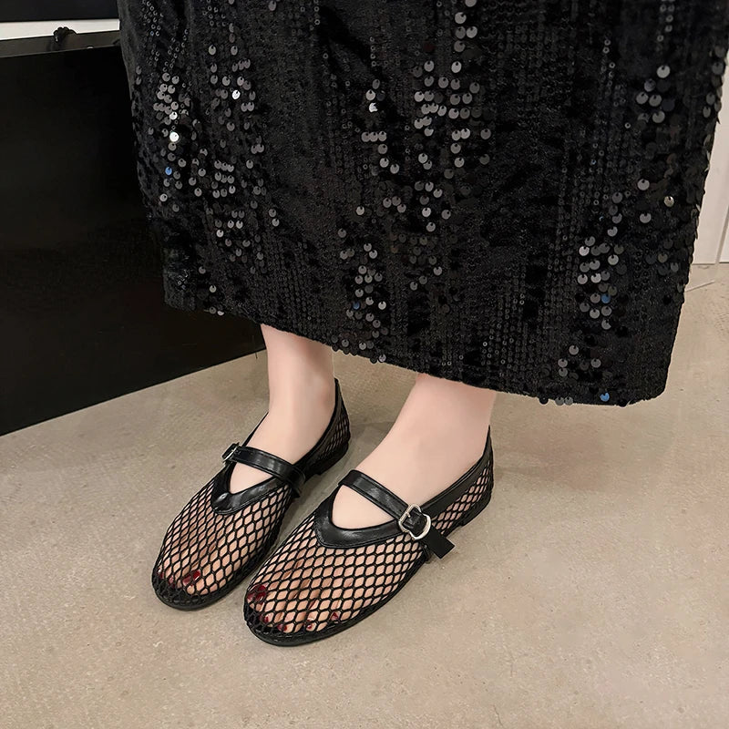 PLUXSTYLE::numise::round-toe-summer-mary-jane-shoes::lifestyle-keep-2