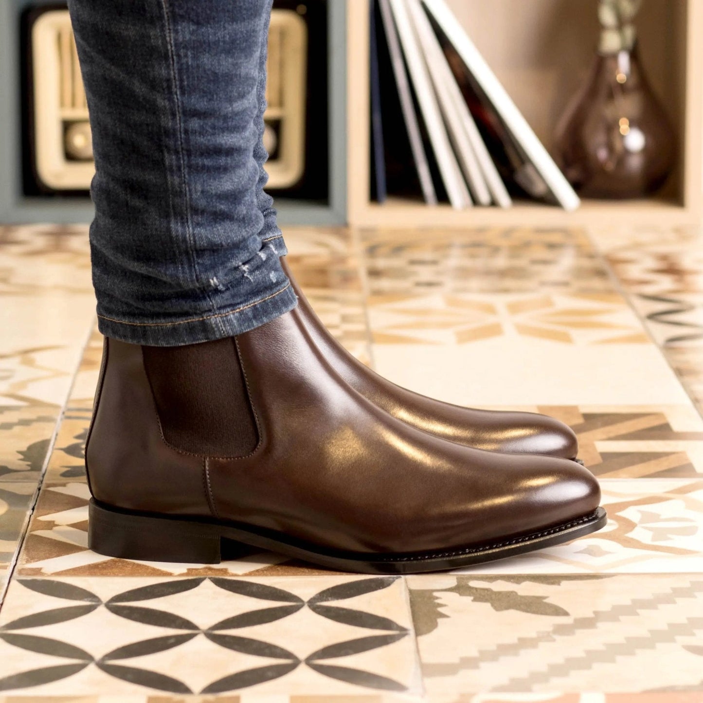 PLUXSTYLE::numise::mens-dark-brown-chelsea-boots-1::lifestyle-keep-2