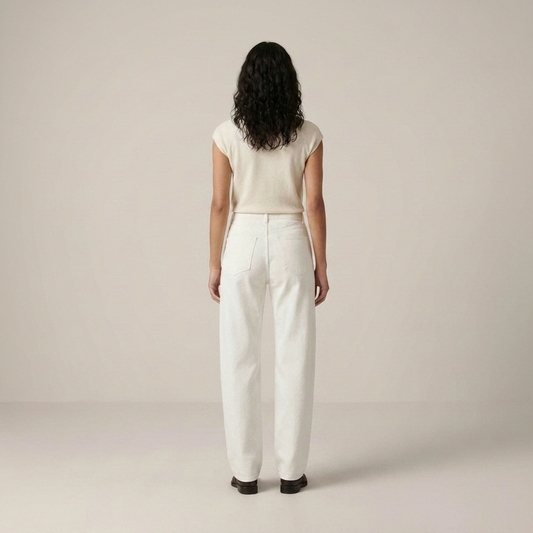 PLUXSTYLE::numise::alma-white-barrel-leg-jeans::back