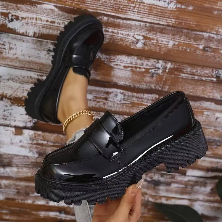 PLUXSTYLE::numise::womens-cushioned-platform-loafers::lifestyle-keep-2