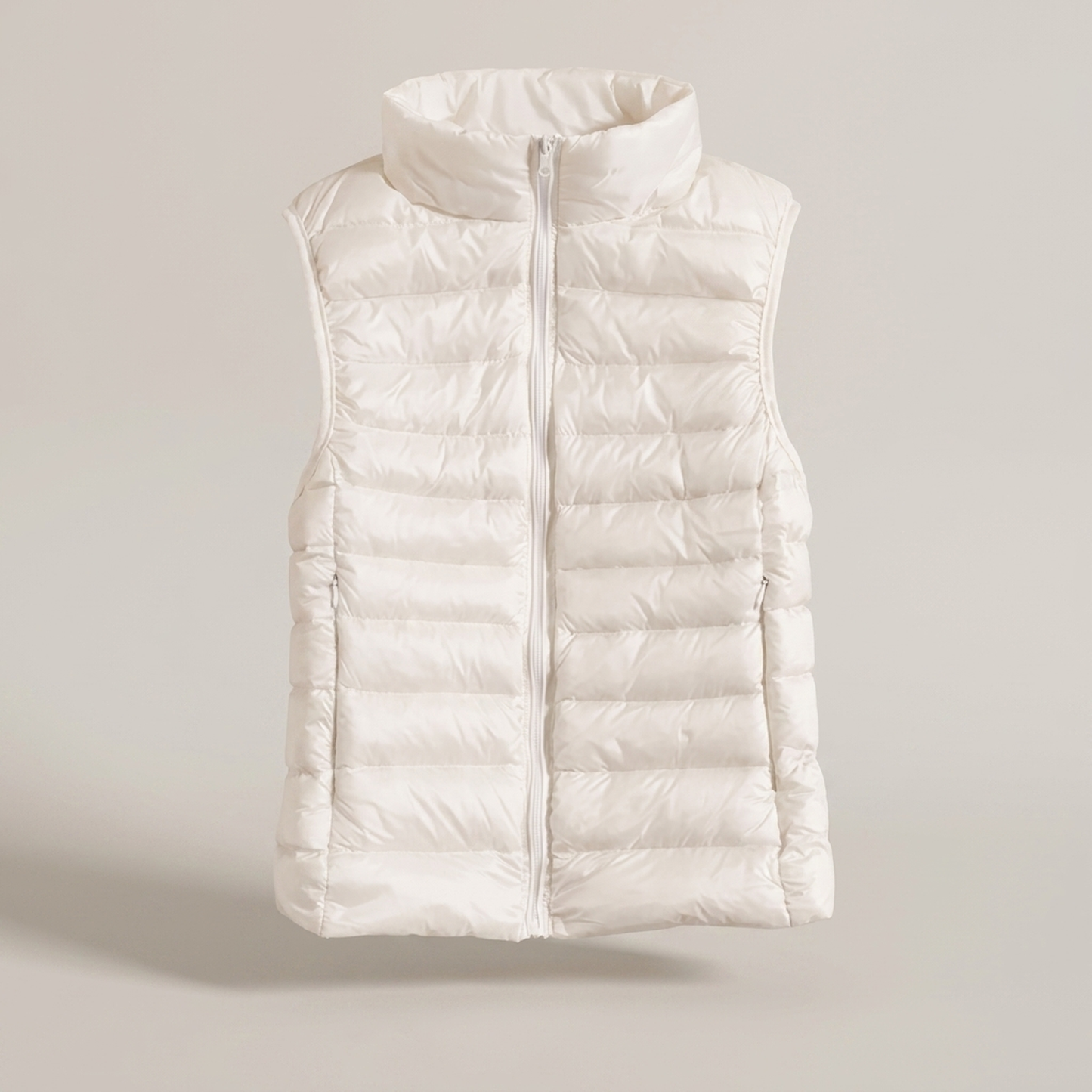 PLUXSTYLE::numise::everyday-sleeveless-parka::pack-white
