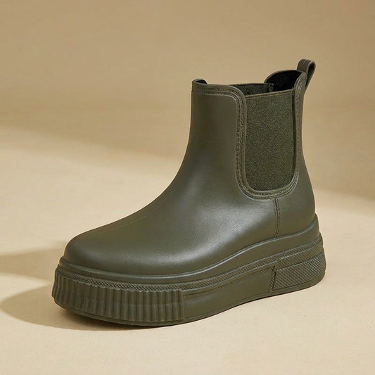 PLUXSTYLE::numise::rain-ready-platform-chelsea-boots::closeup-hero