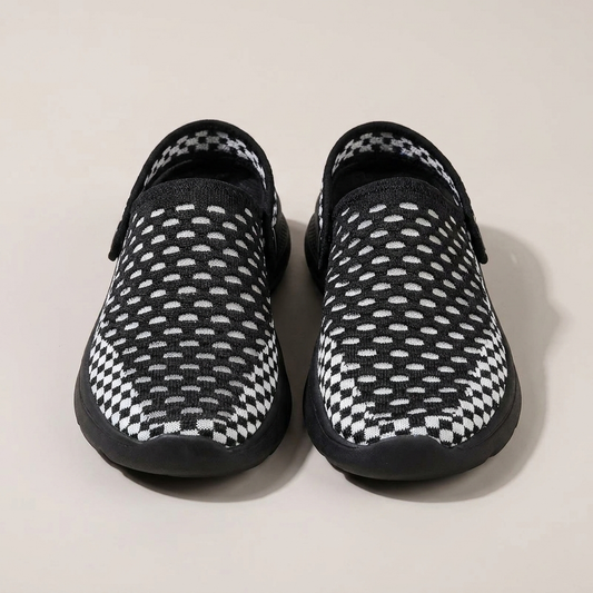 PLUXSTYLE::numise::breathable-unisex-comfort-clogs::pack-black