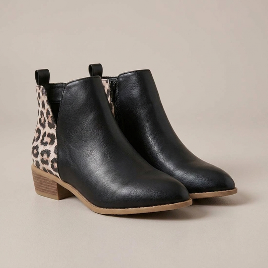PLUXSTYLE::numise::womens-low-heel-side-zip-boots::closeup-detail