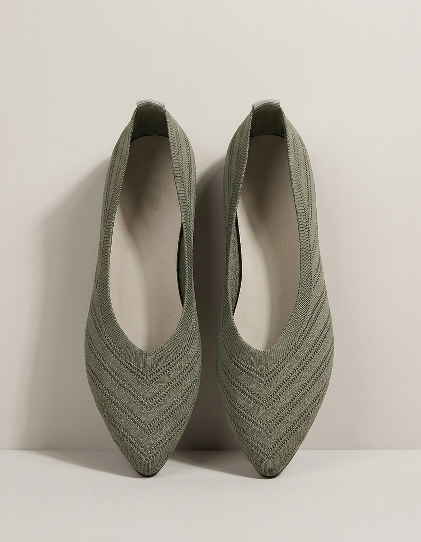 PLUXSTYLE::numise::womens-pointed-toe-ballet-footwear::pack-olive-green