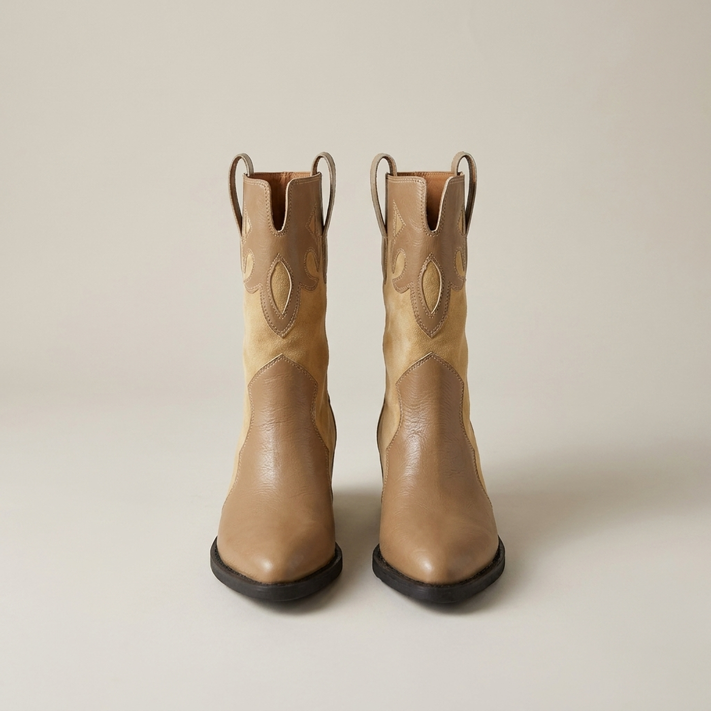 PLUXSTYLE::numise::embroidered-western-ankle-boots::pack-apricot