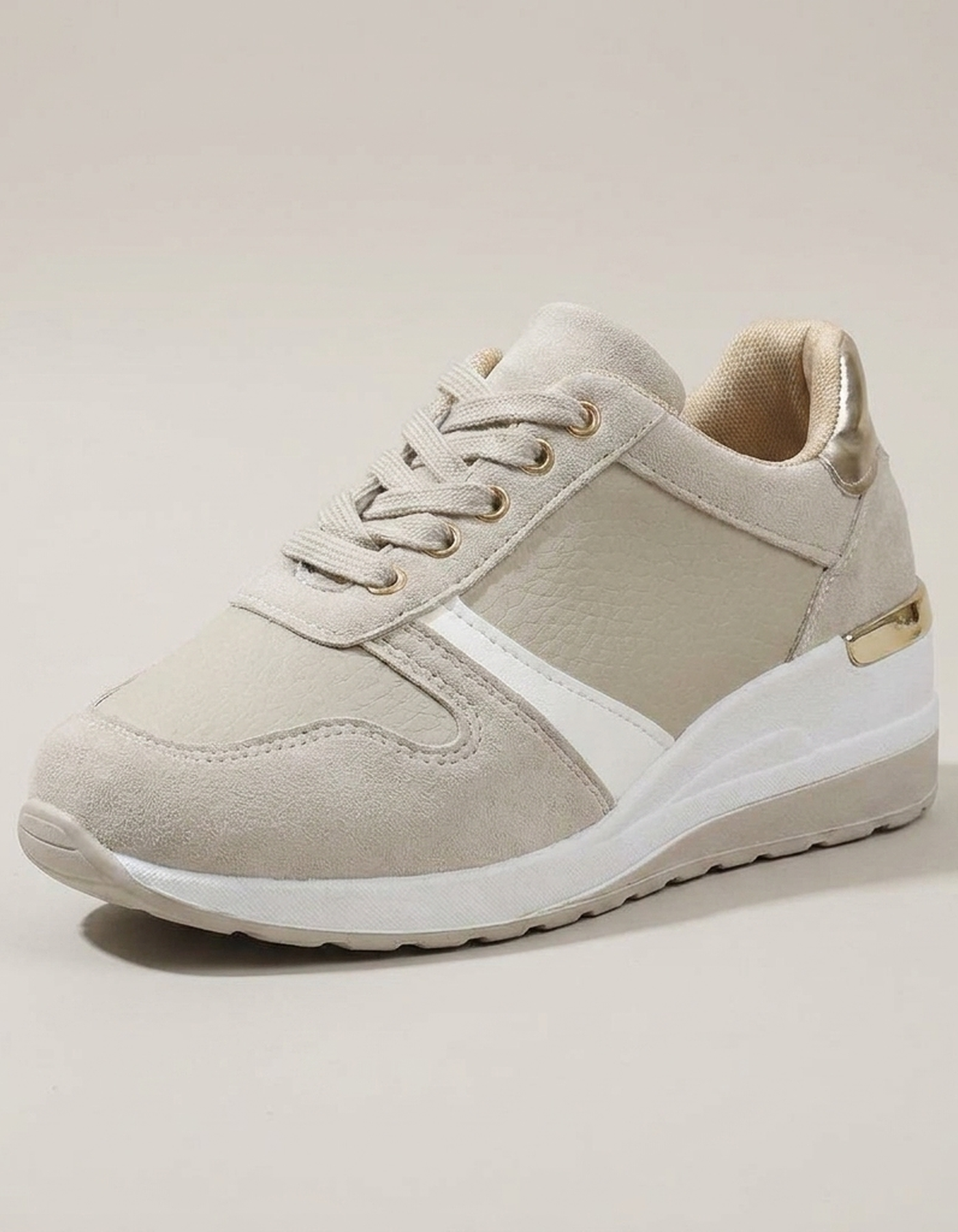 PLUXSTYLE::numise::everyday-lace-up-platform-sneakers::closeup-hero