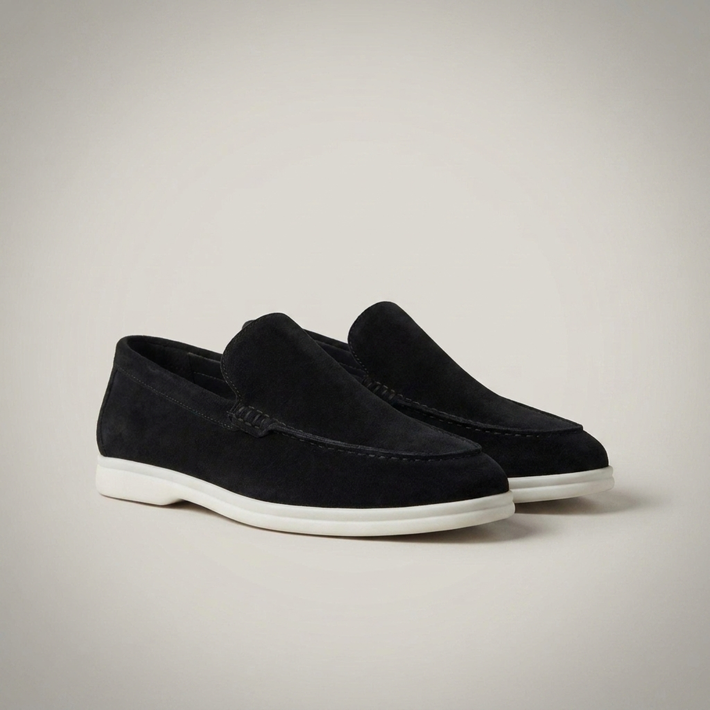 PLUXSTYLE::numise::roger-relaxed-loafers::closeup-detail