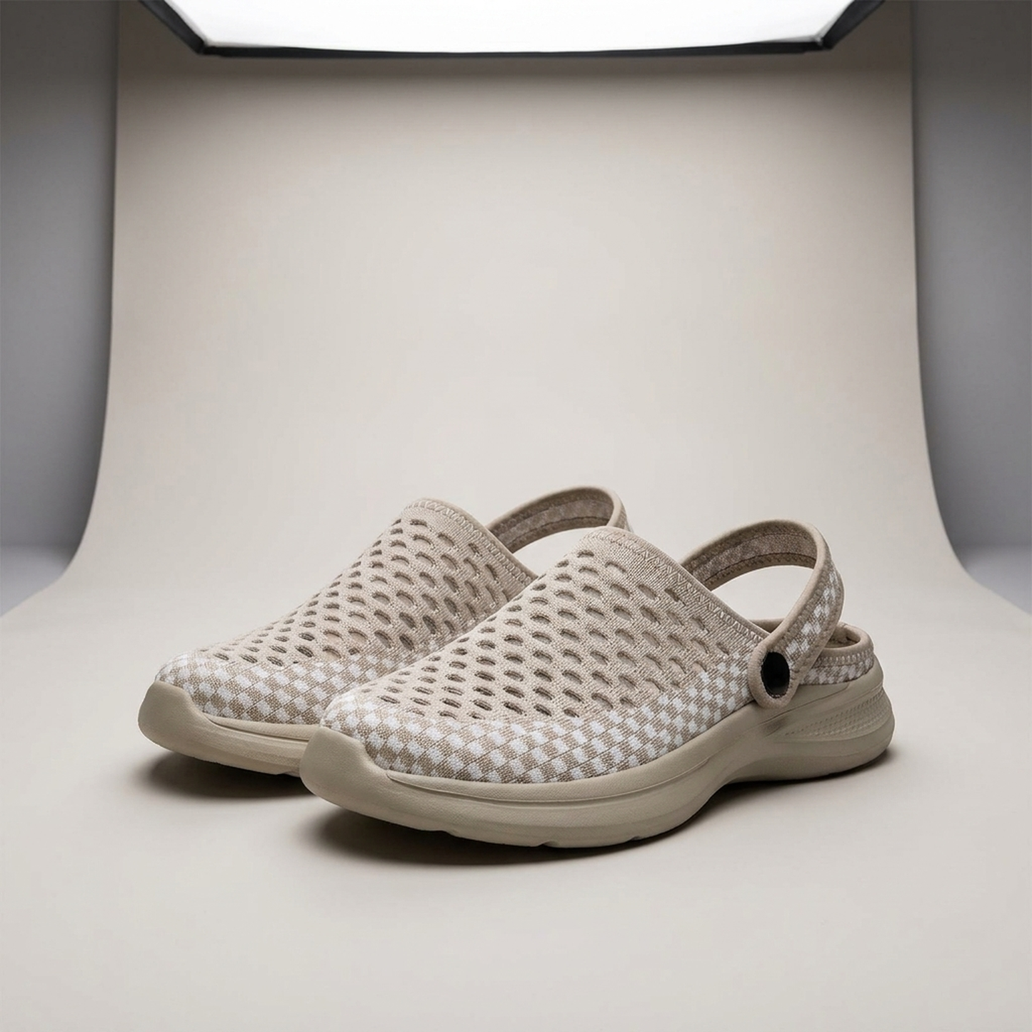 PLUXSTYLE::numise::breathable-unisex-comfort-clogs::pack-hero