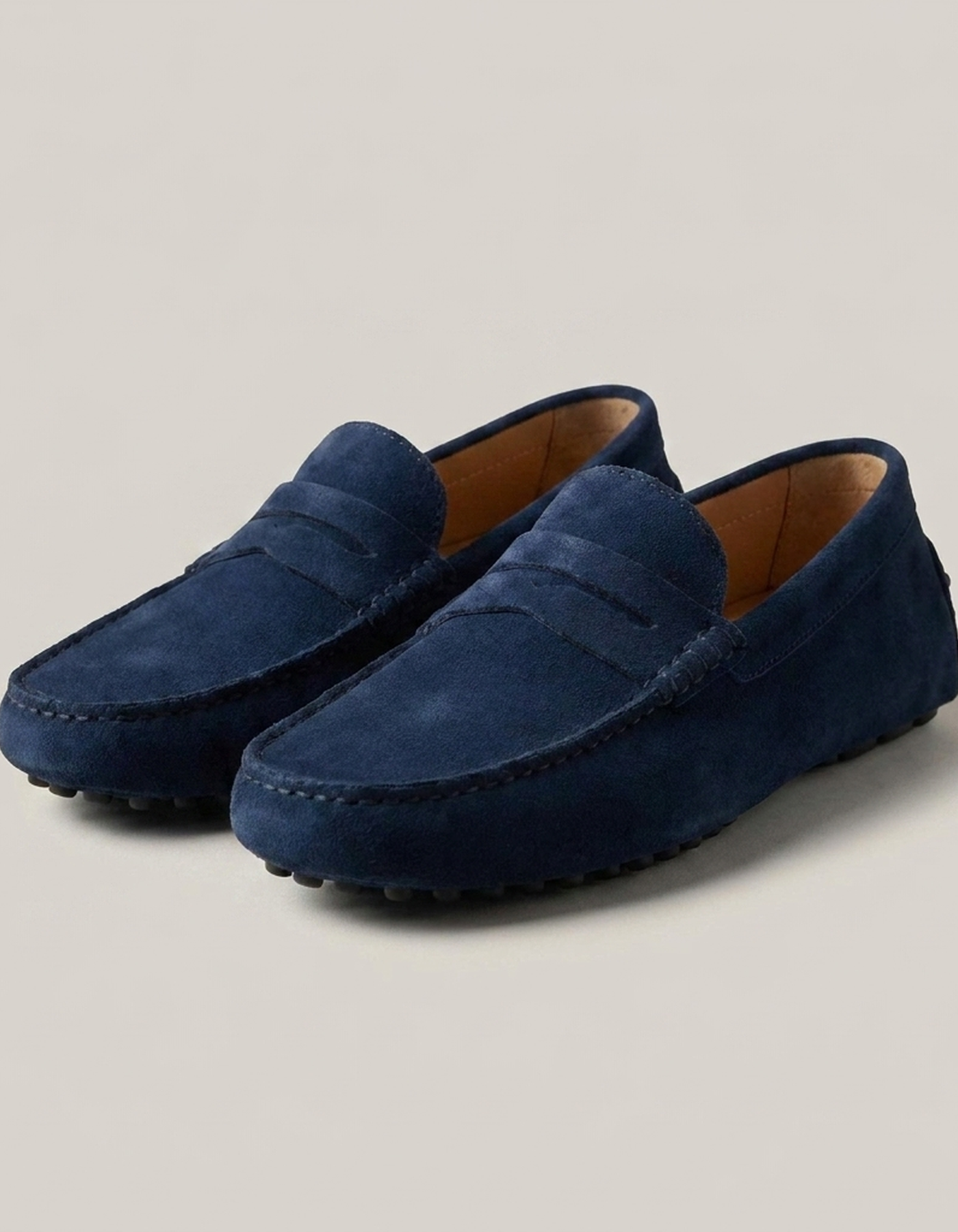 PLUXSTYLE::numise::everyday-penny-loafers::closeup-detail