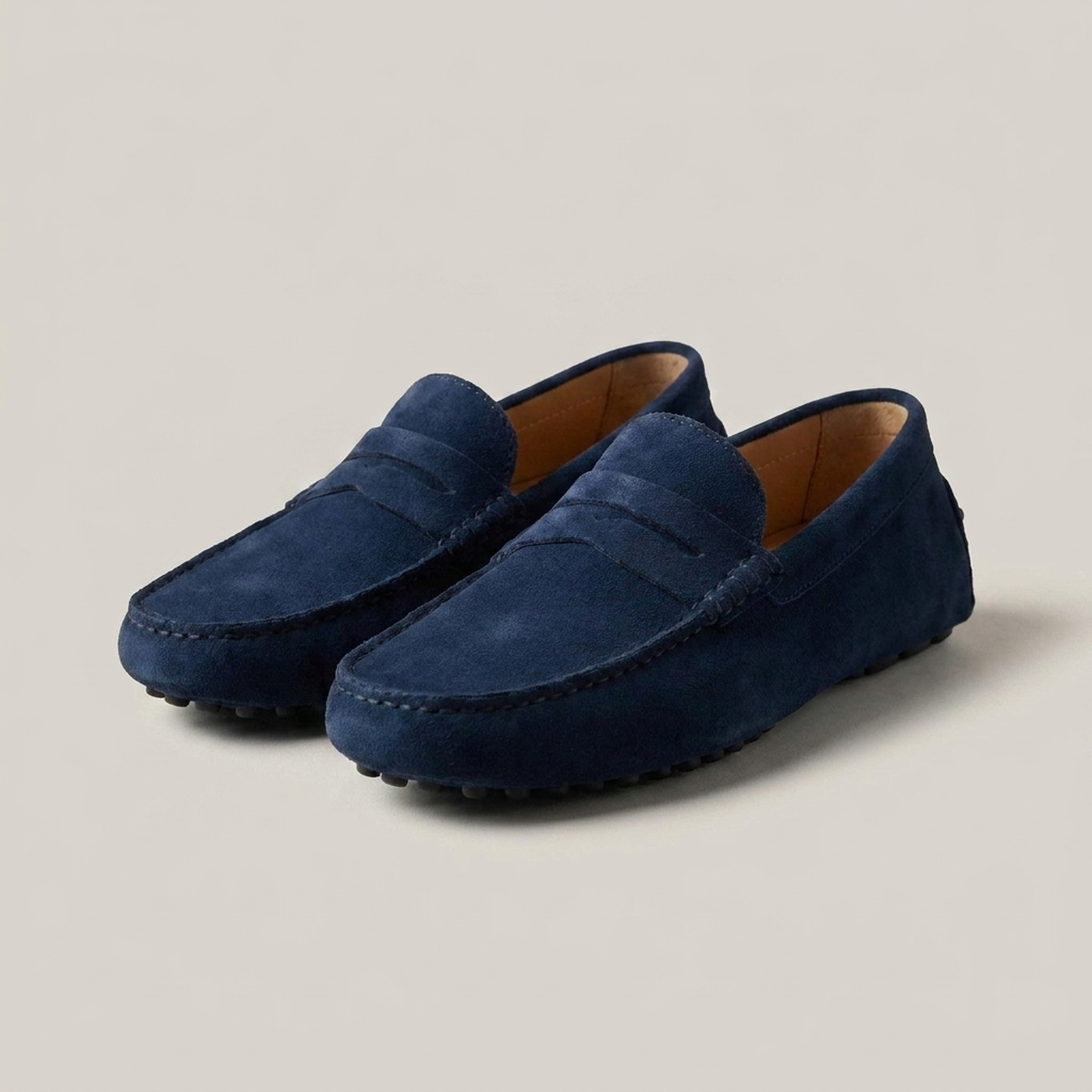 PLUXSTYLE::numise::everyday-penny-loafers::closeup-detail