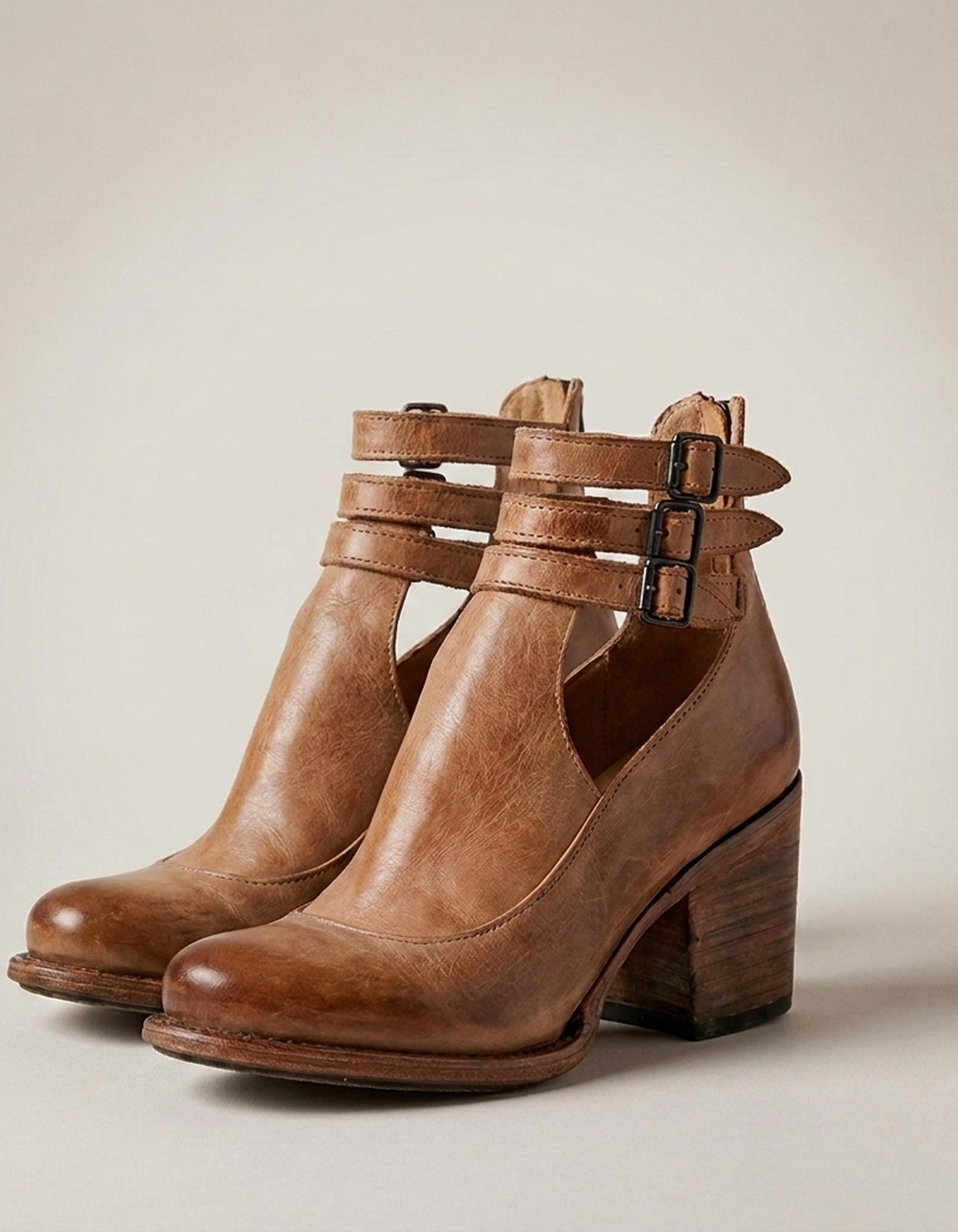 PLUXSTYLE::numise::strappy-block-heel-ankle-boots::closeup-detail