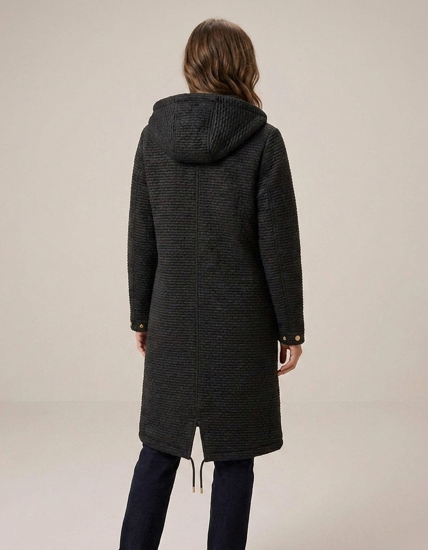 PLUXSTYLE::numise::black-micro-quilt-parka::back