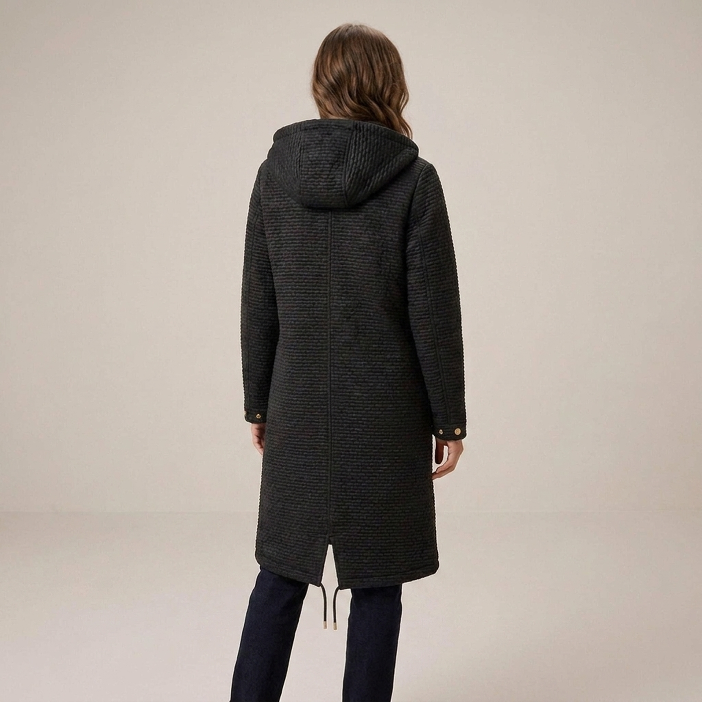 PLUXSTYLE::numise::black-micro-quilt-parka::back