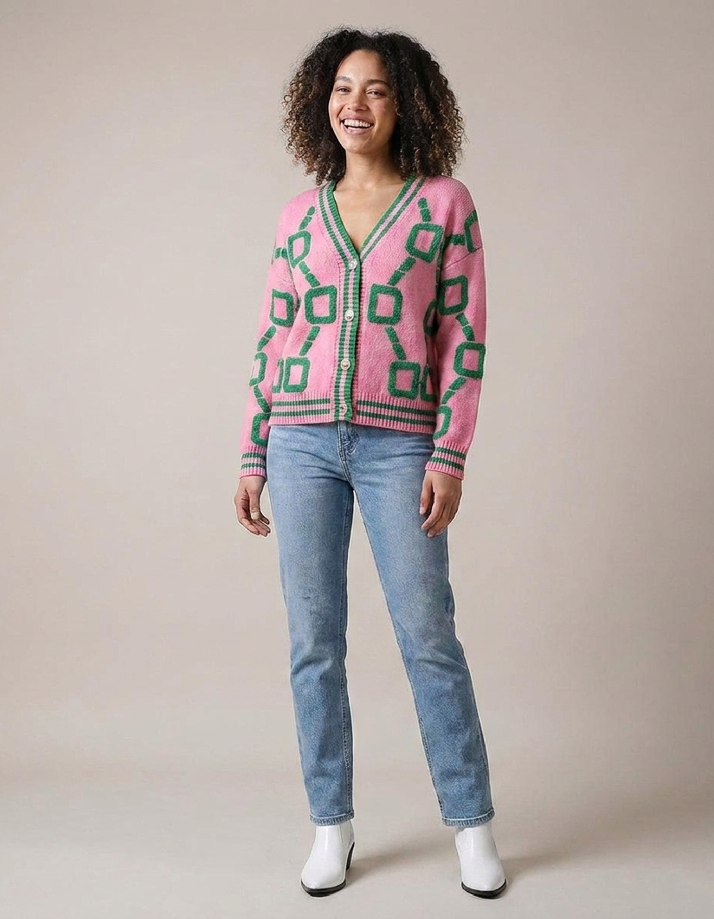 PLUXSTYLE::numise::geometric-v-neck-cardigan::front