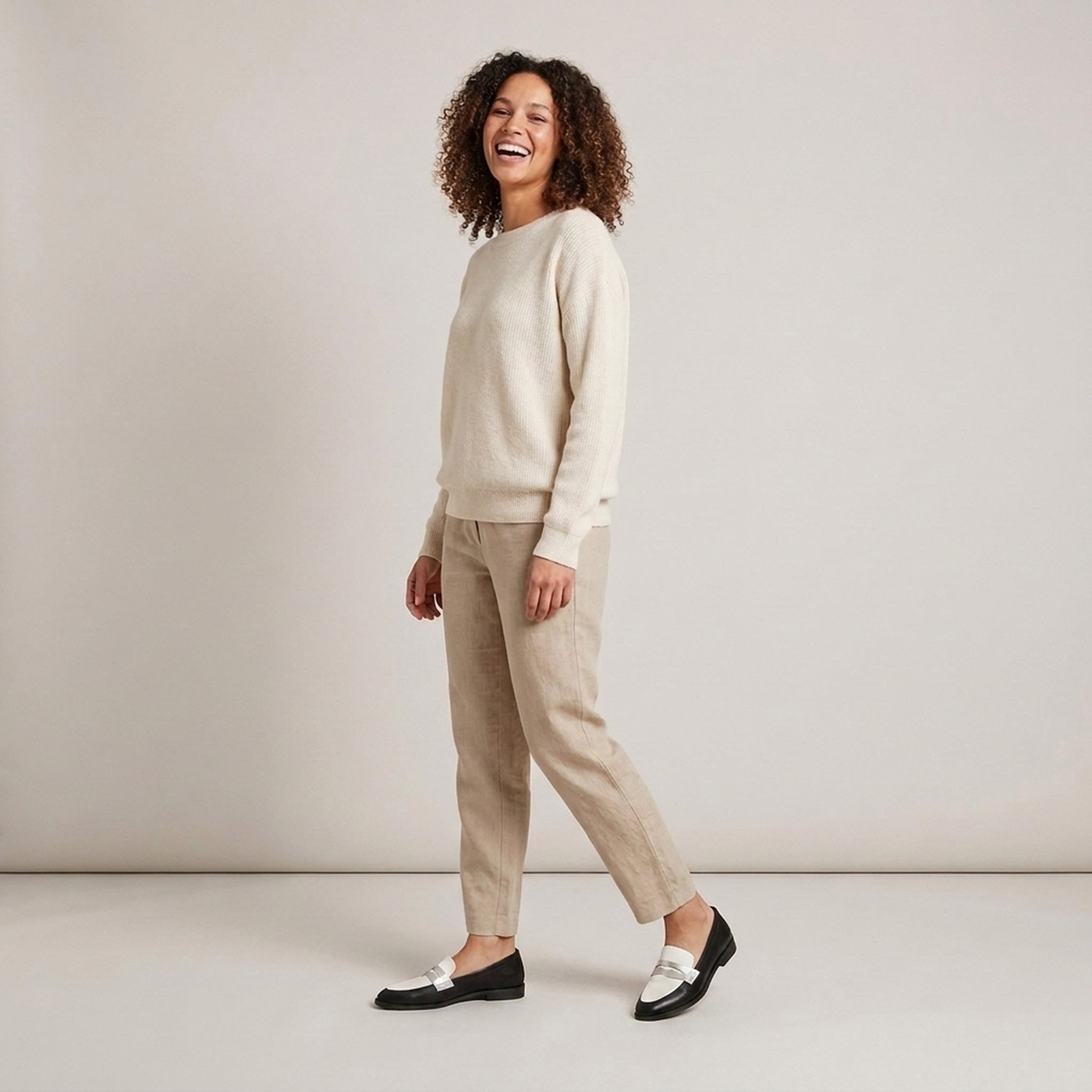 PLUXSTYLE::numise::abby-black-white-loafers::zoom-out