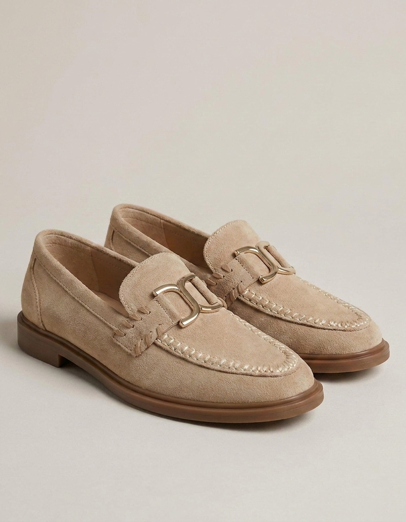 PLUXSTYLE::numise::amelie-everyday-loafers::closeup-detail