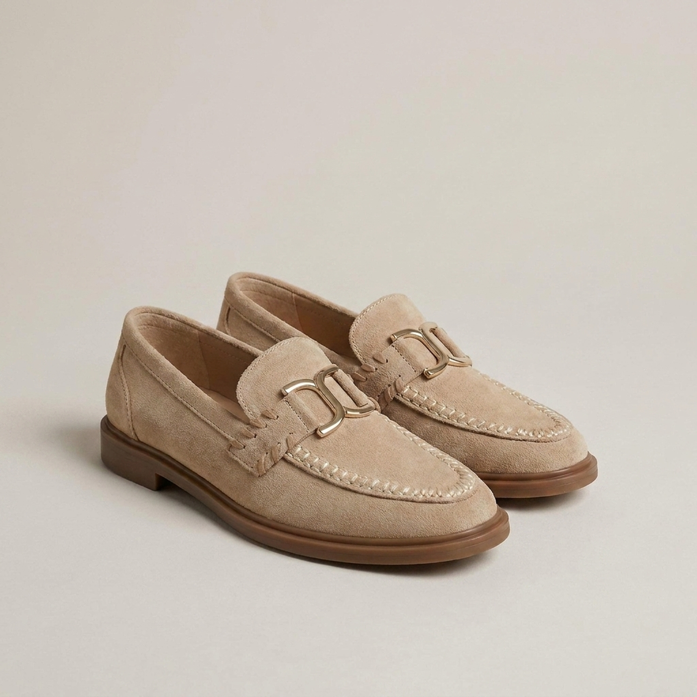 PLUXSTYLE::numise::amelie-everyday-loafers::closeup-detail