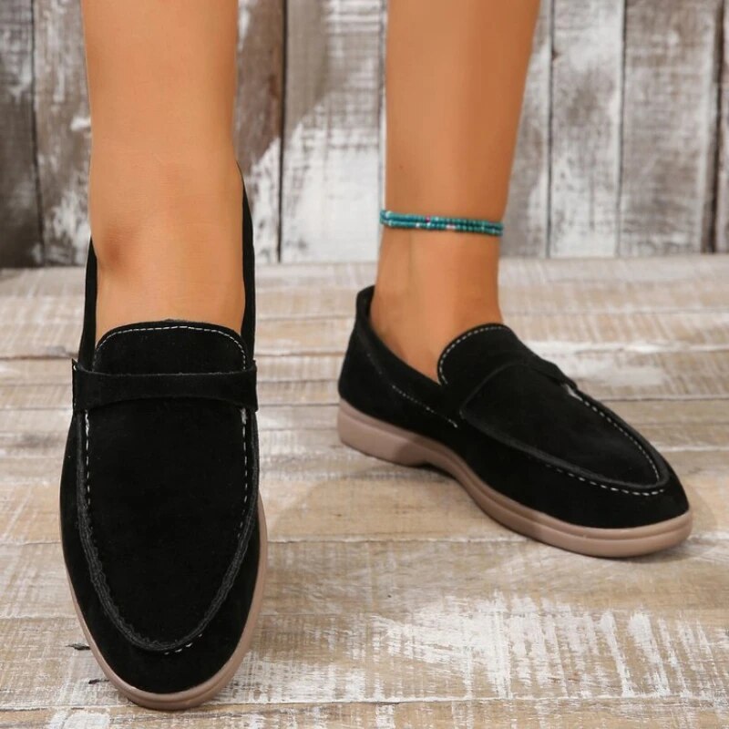 PLUXSTYLE::numise::ailin-everyday-loafers::lifestyle-keep-2