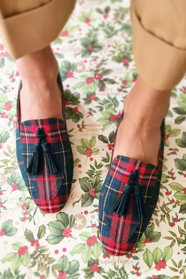 PLUXSTYLE::numise::tartan-fringe-loafers::lifestyle-keep-1