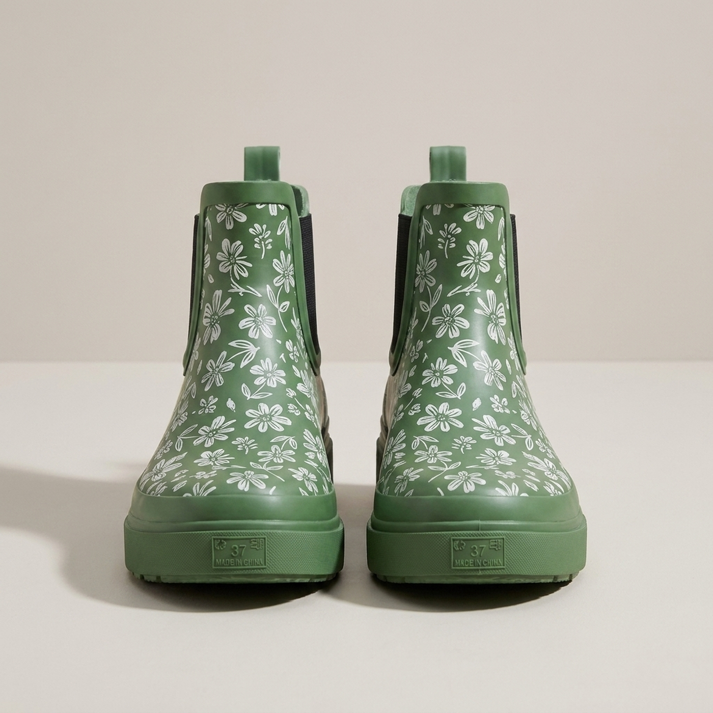 PLUXSTYLE::numise::olivia-platform-rain-boots::pack-white-stamped-print