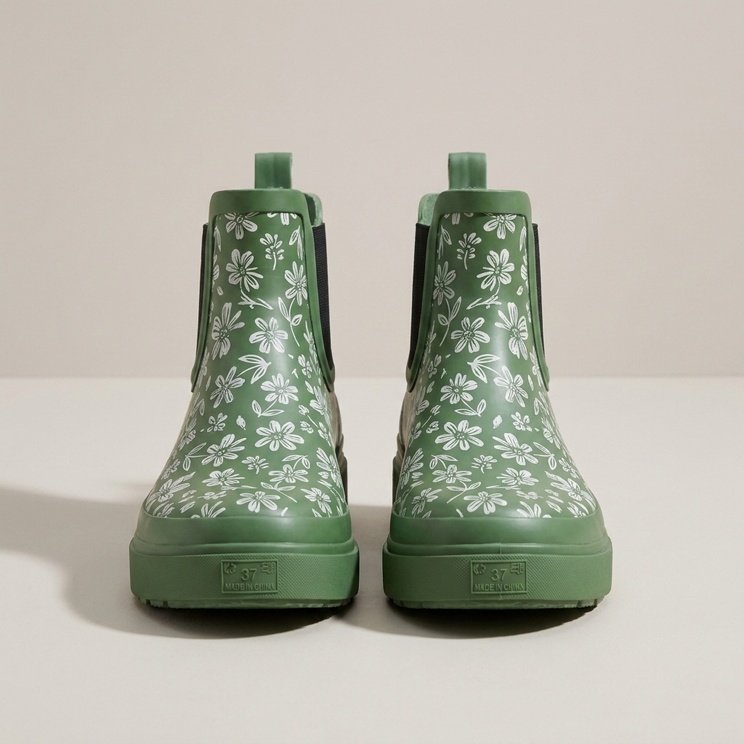 PLUXSTYLE::numise::olivia-platform-rain-boots::pack-white-stamped-print