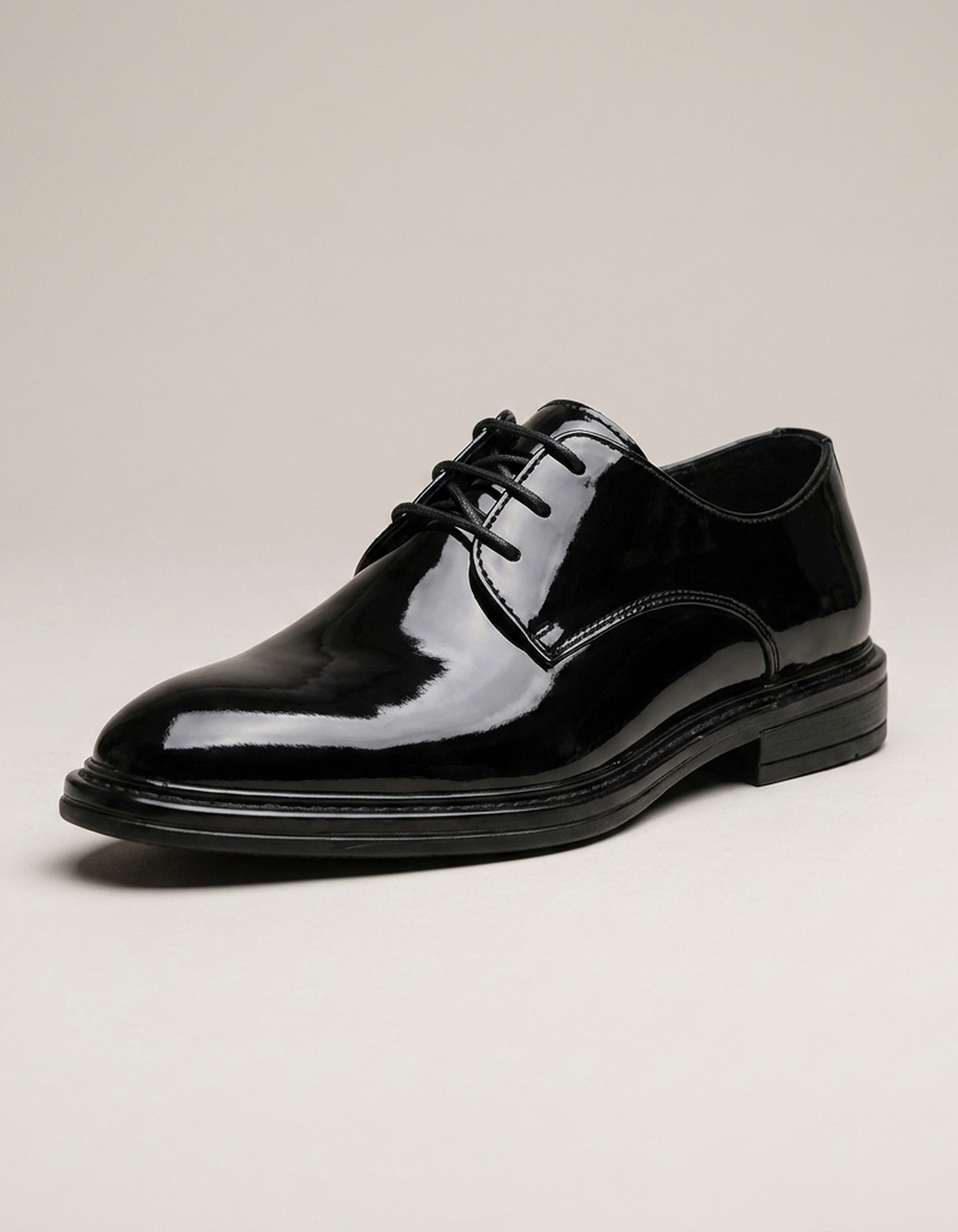 PLUXSTYLE::numise::mens-black-tie-derby-shoes::closeup-hero