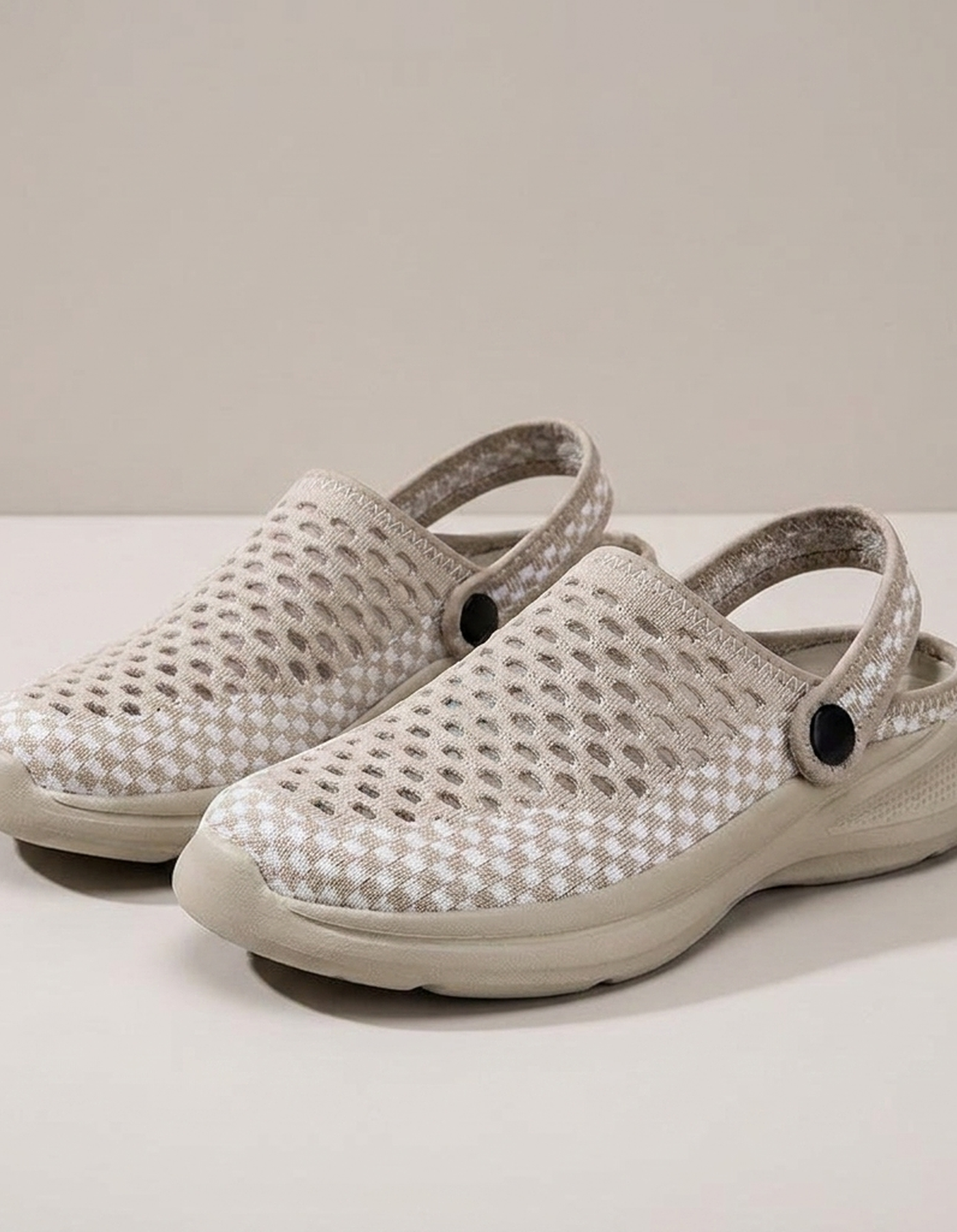 PLUXSTYLE::numise::breathable-unisex-comfort-clogs::pack-khaki
