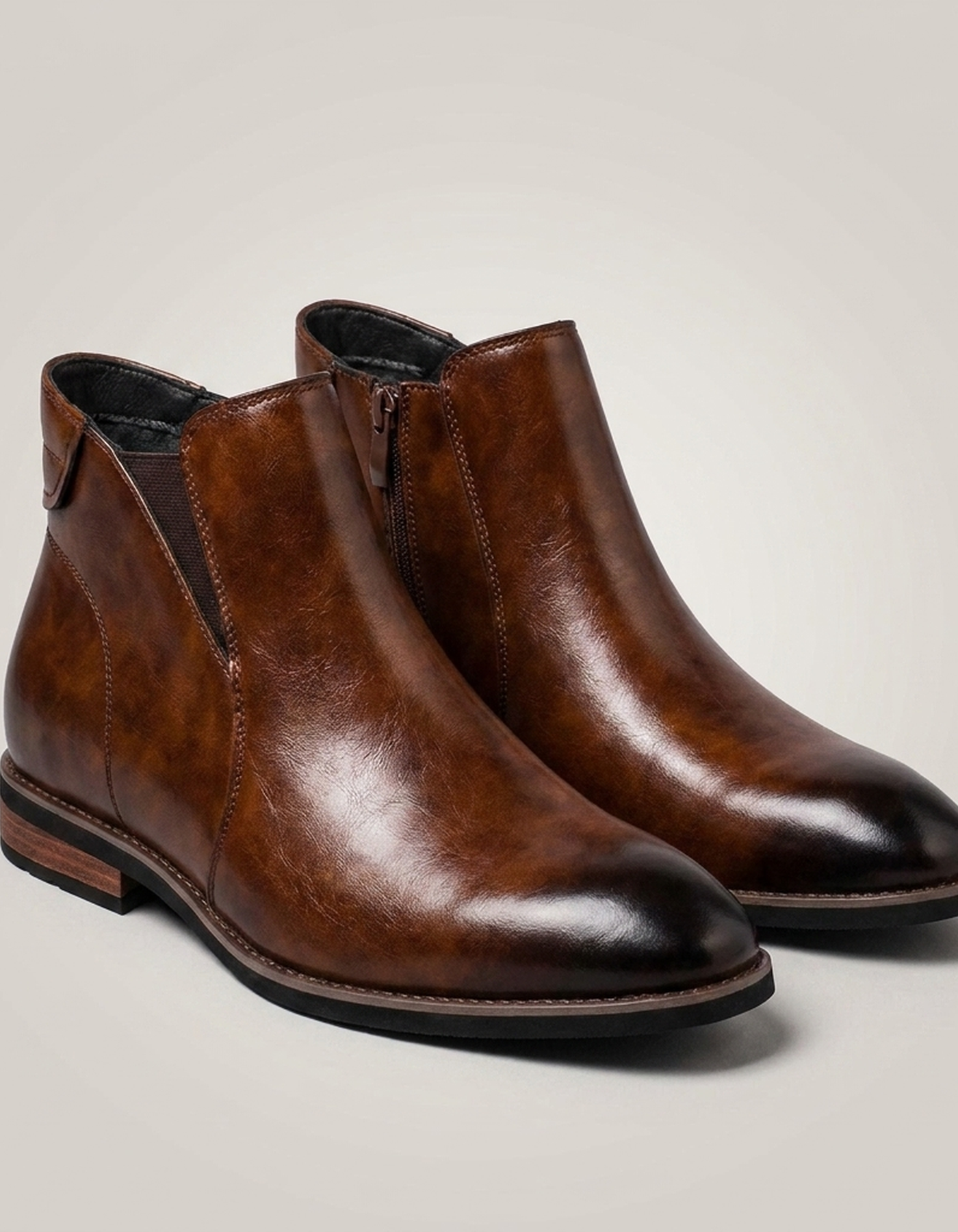 PLUXSTYLE::numise::mens-pointed-toe-chelsea-boots-1::closeup-detail