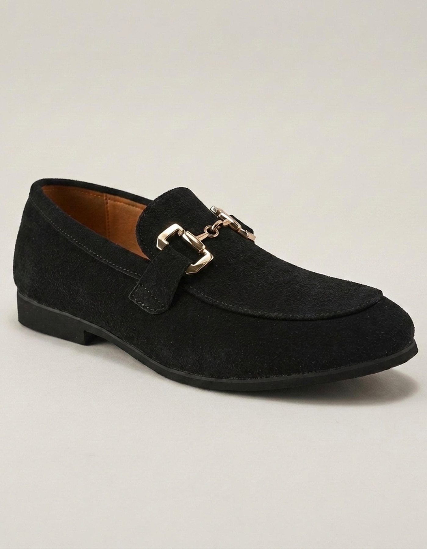 PLUXSTYLE::numise::gold-accent-everyday-loafers::closeup-detail