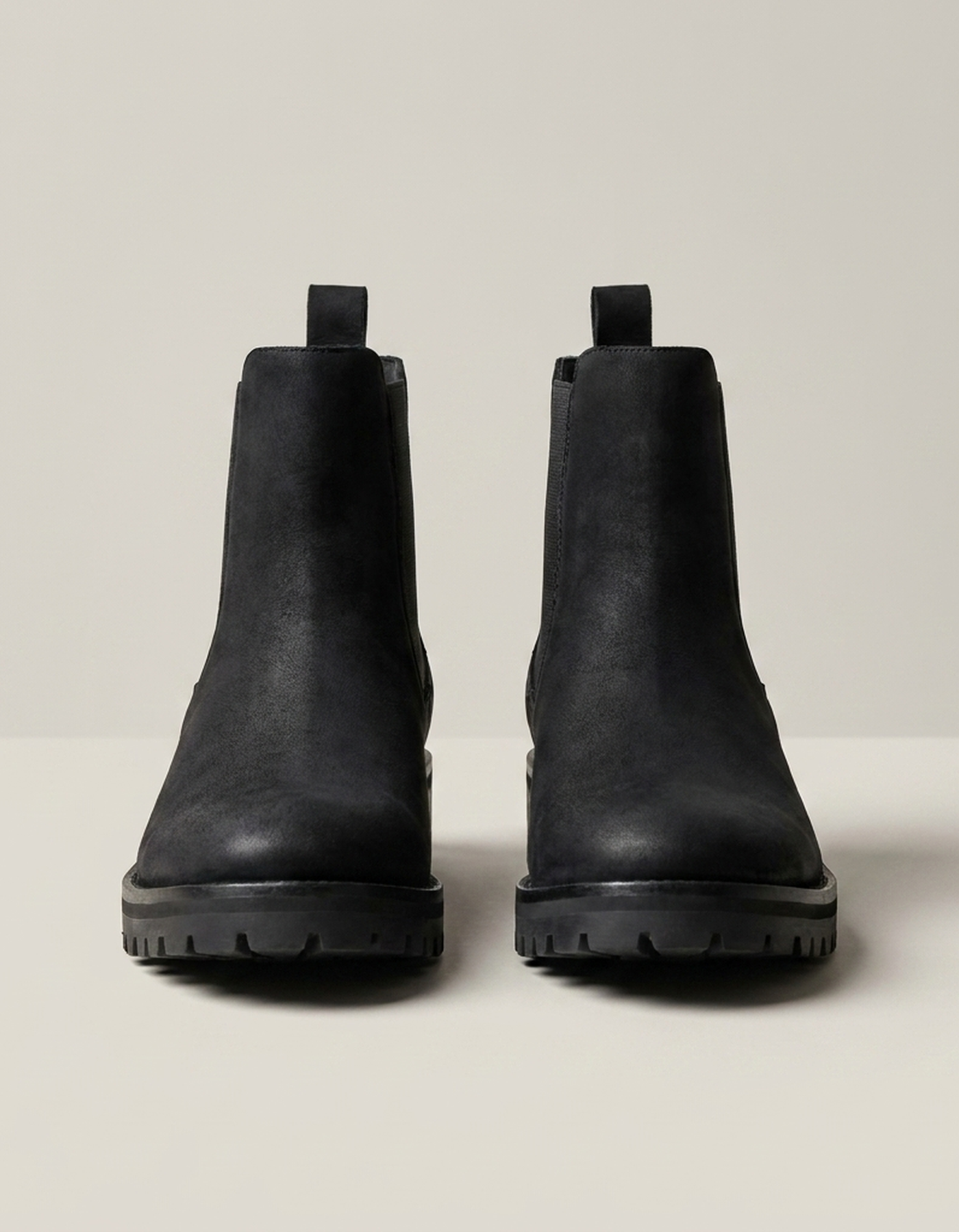 PLUXSTYLE::numise::beatrix-lug-sole-chelsea-boots::pack-black