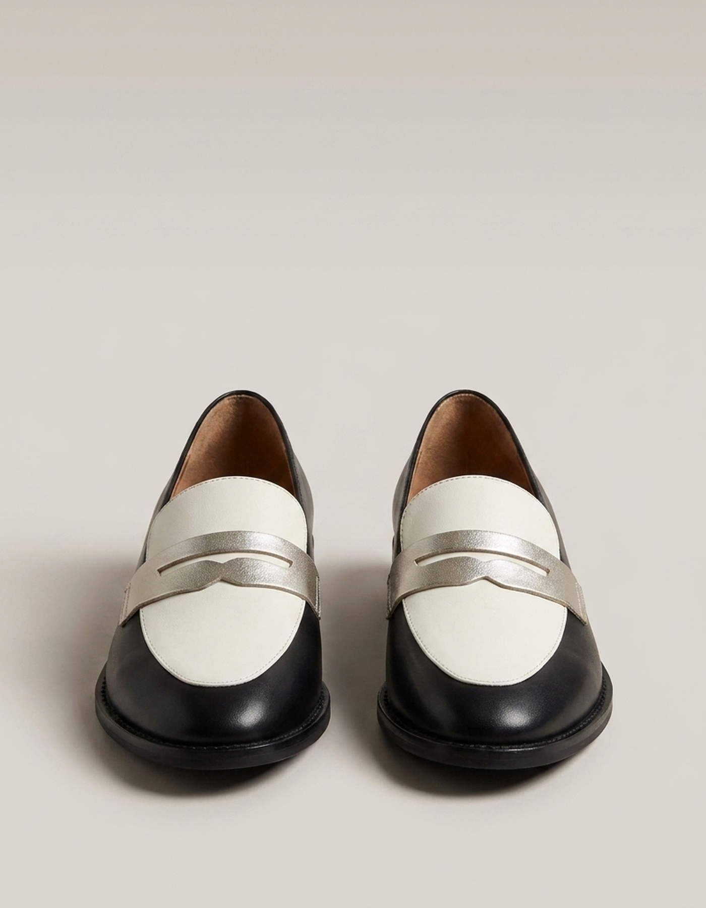 PLUXSTYLE::numise::abby-black-white-loafers::pack-black-and-white