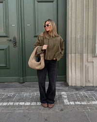 PLUXSTYLE::numise::oversized-bomber-parka::lifestyle-keep-2