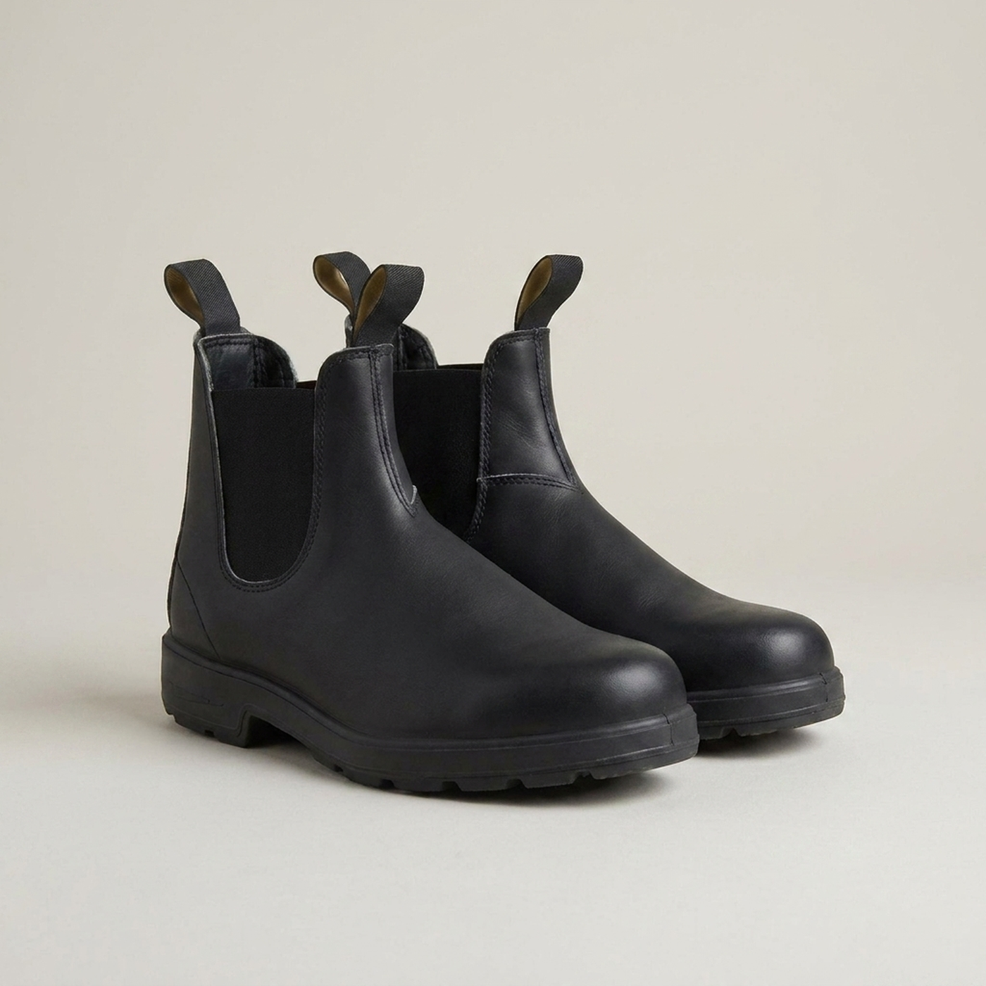 PLUXSTYLE::numise::mens-lug-sole-chelsea-boots::closeup-detail